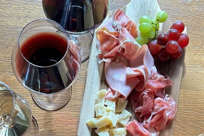 2 Hours Wine Tasting in Dubrovnik Old Town - A two-hour Dubrovnik Old Town wine lesson, with tapas built in