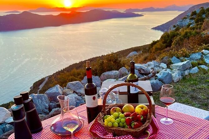 Authentic private viewpoint wine&dine tour - Brsečine private viewpoint: the calm finale with wine and a coast panorama