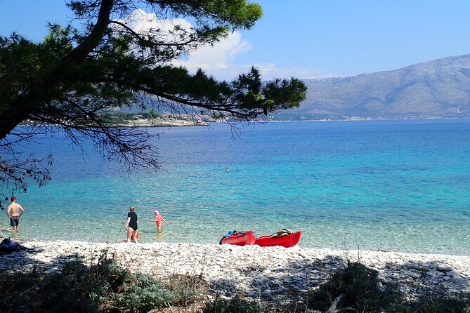 Bits of History - Half day kayak Tour with Wine delight - Remote beaches and swimming: when the group decides