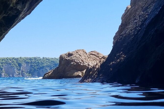 Blue and Green Cave Tour from Dubrovnik,private speed boats - Blue Cave and the Kolocep Cave Stops: How the Visit Works