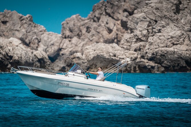 BLUE CAVE & ELAPHITI ISLANDS 4 HOURS ALL INCLUSIVE boat tour - Skipper Ivan, Good Timing, and English-Friendly Guidance