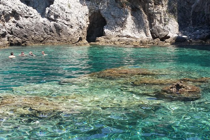 BLUE CAVE&GREEN CAVES /ŠUNJ beach Speedboat tour- WITH DRINKS - Key things to know before you go