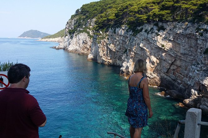 BLUE CAVE&GREEN CAVES /ŠUNJ beach Speedboat tour- WITH DRINKS - Captain and guide quality: Pavo, Maro, Anthony, and what to watch for