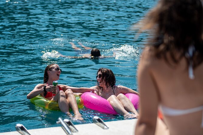 Blue Cave Premium Half-Day Tour with Panoramic Old Town View - Boat Comfort and the Included Drinks Setup