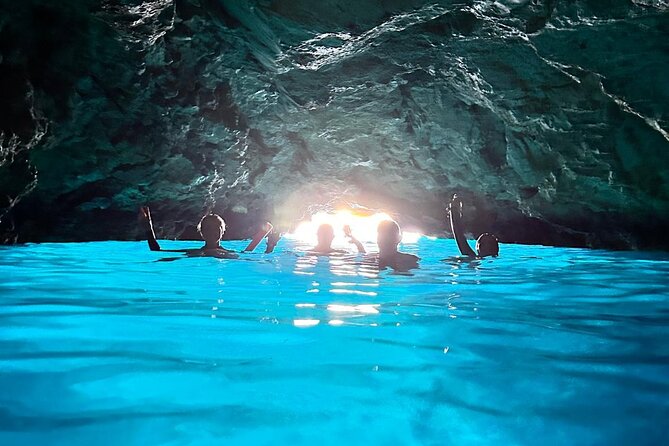 Blue & Green cave,Šunj beach - with drinks small group speedboat - Key things you should know before you go