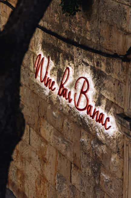 Cavtat: Banac Gallery Entrance & Sparkling Wine - Villa Banac in Cavtat, art inside a 1928 villa