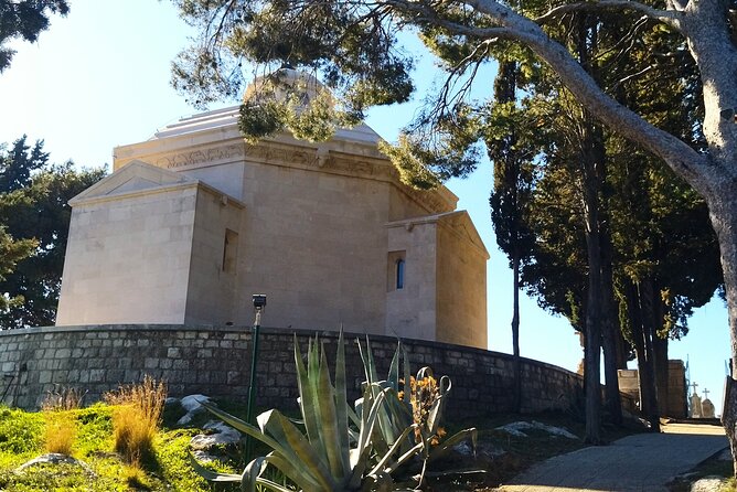 Cavtat Old Town: Exploration Game and Tour - St. Nicholas Church at Svetog Nikole 2: where the game slows you down