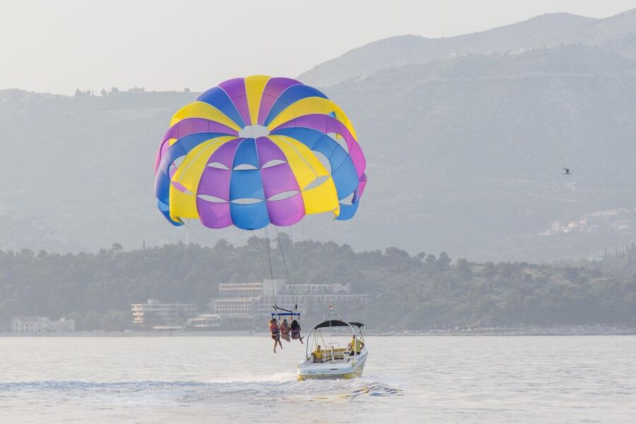 Cavtat: Parasailing - Who this parasailing experience fits best