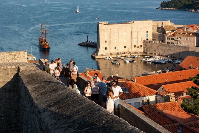 City Walls of Dubrovnik - How a group of only 8 changes the climb
