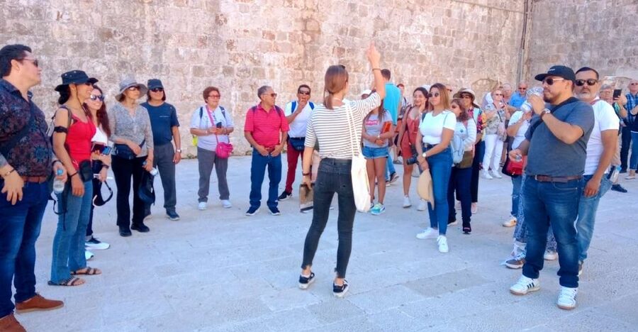 Dubrovnik: 1.5-Hour Guided Old Town Walking Tour - First impressions outside the walls, then straight into Dubrovnik’s main spine