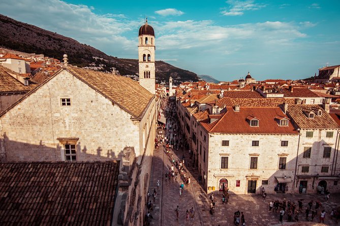 Dubrovnik: Ancient City Walls & Wars Walking Tour - Fort Lovrijenac, the walls, and how Dubrovnik stayed independent