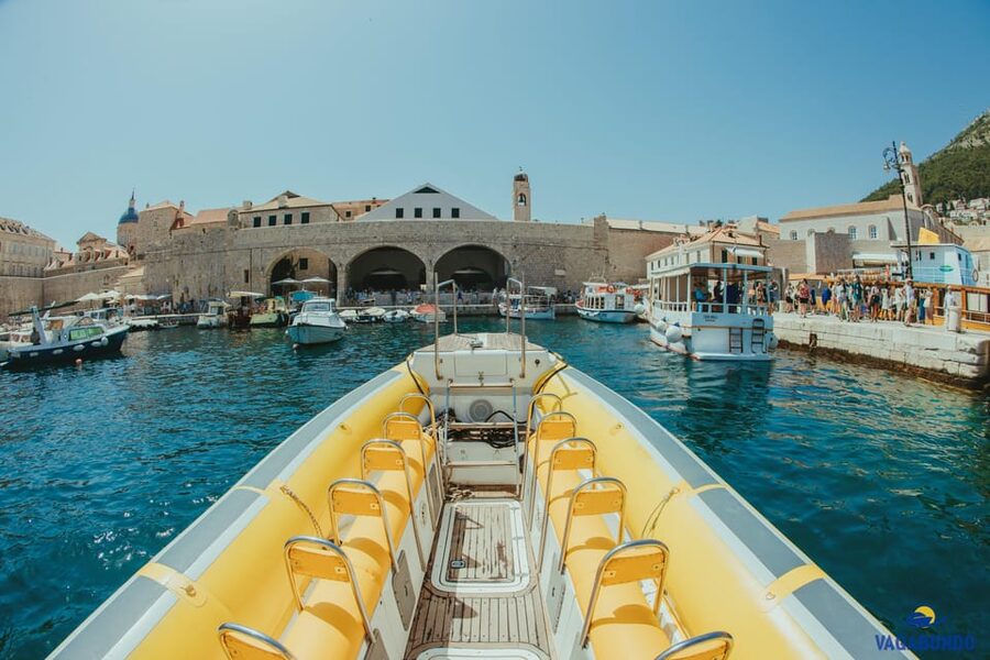 Dubrovnik: Blue Cave Afternoon Speedboat Tour with Drinks - Getting to the dock: Ribarnica ul. 1 and the Vagabundo sign