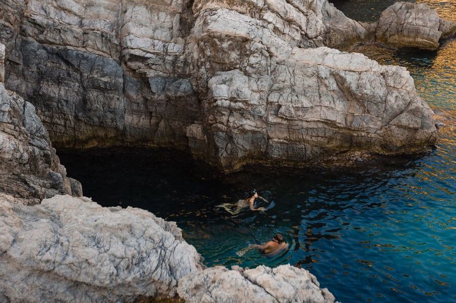Dubrovnik: Blue Cave Tour with Panoramic Old Town View - Šunj Beach: The Hour That Lets Your Day Feel Balanced