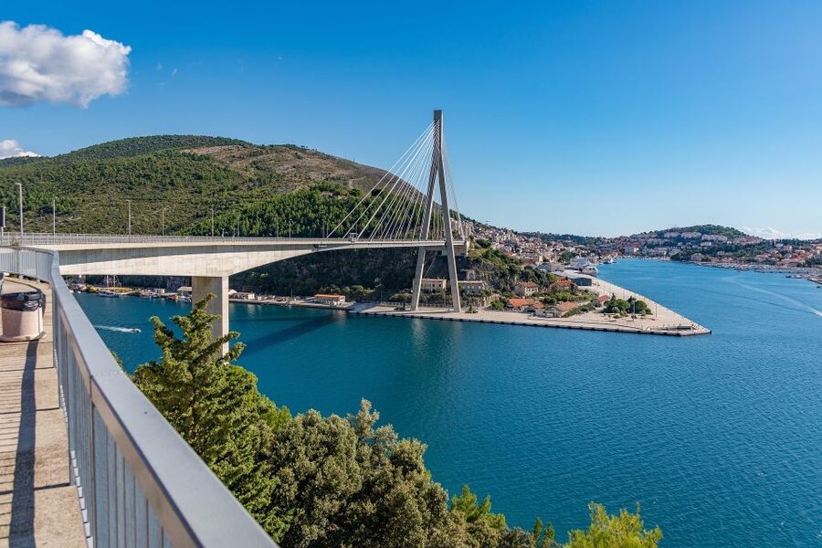 Dubrovnik: City Panorama Small-Group Guided Tour - Franjo Tudman Bridge crossing, Gruz Harbour, and the Elaphite islands from above