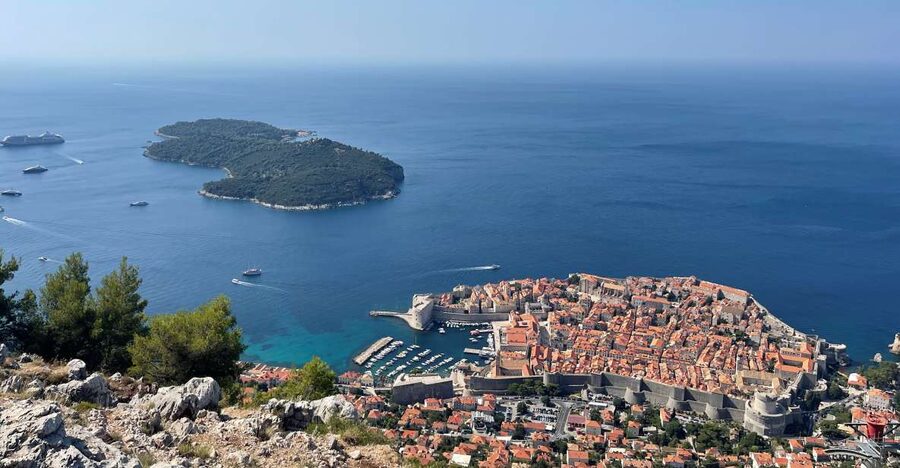 Dubrovnik: City Panorama Small-Group Guided Tour - Meeting up, getting comfortable, and what the guide does for you