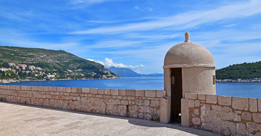 Dubrovnik: City Walls Early Morning or Sunset Walking Tour - Amerling Fountain meeting point: where the tour starts and what to look for