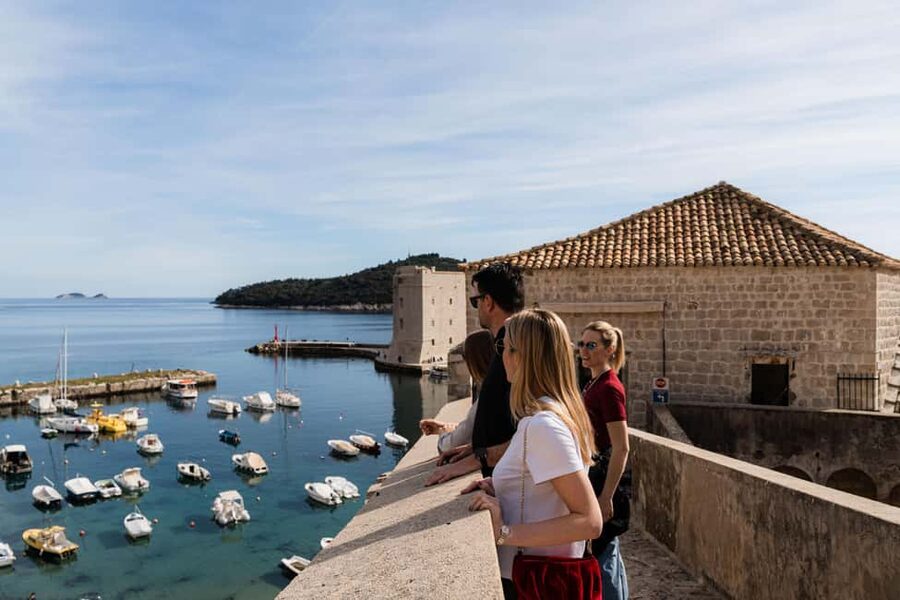 Dubrovnik: City Walls Guided Tour-Small Group Experience - Walking the Walls With a Guide: Towers, Bastions, and Why the Shape Matters