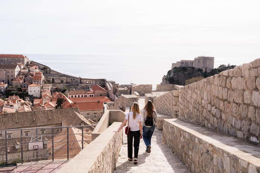 Dubrovnik: City Walls Guided Tour-Small Group Experience - Medieval Architecture and Daily Life: How the Walls Change What You Notice