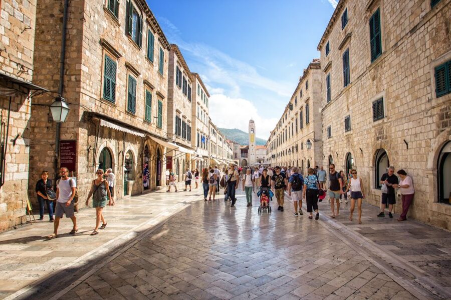 Dubrovnik: Early Bird Walking Tour - Pile Gate and Onofrio’s fountains: your quick “welcome to the walls” moment