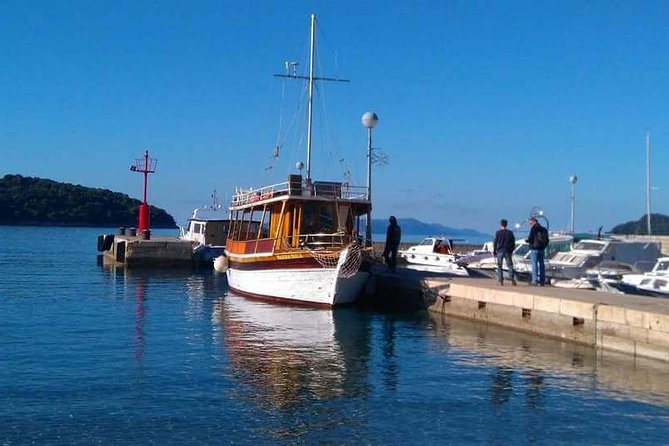 Dubrovnik Elafiti Islands Cruise with Lunch, Drinks and Pickup - Šipan and Šunj Beach: Where the Sandy Time Often Happens
