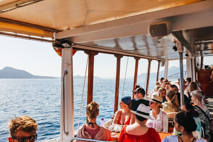 Dubrovnik: Elaphite Island Cruise w/ Drinks & Optional Lunch - The Lopud lunch moment: why the onboard meal often wins