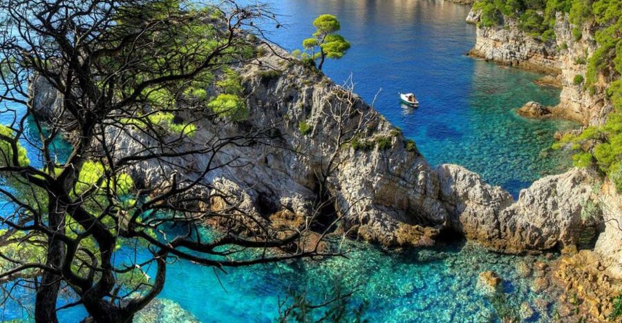 Dubrovnik: Elaphiti Islands Day Trip with Lunch - Stop 1: Kolocep island for green walks and quiet coves