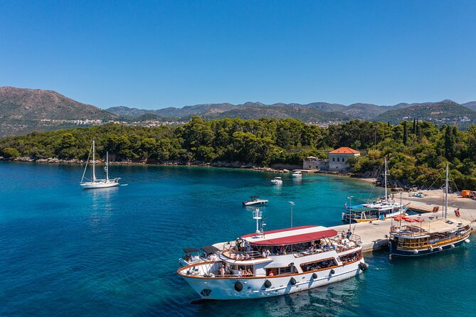 Dubrovnik: Elaphiti Islands Full-Day Cruise with Lunch - Comfort at Sea: Shade, Restrooms, and Lounge Gear That Actually Helps