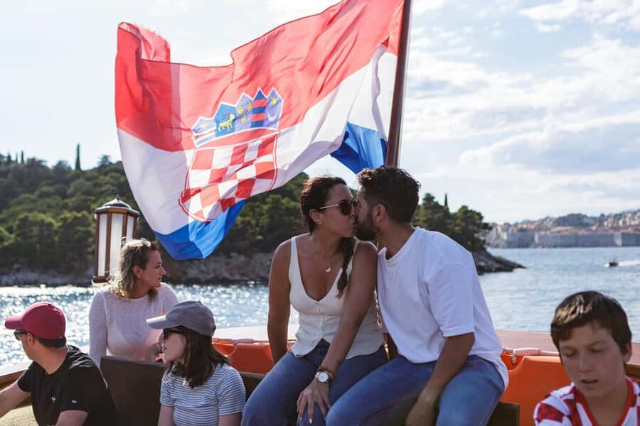 Dubrovnik: Galleon Sunset Cruise with a Live Guide & Drink - The real value of a $56 sunset cruise (and who it’s for)