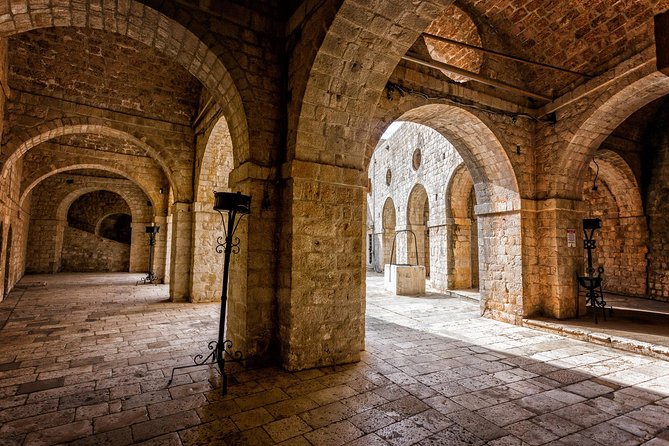 Dubrovnik Game of Thrones and City Walls 3-Hour Private Tour - Entering Old Town through Pile Gate with a route you can follow