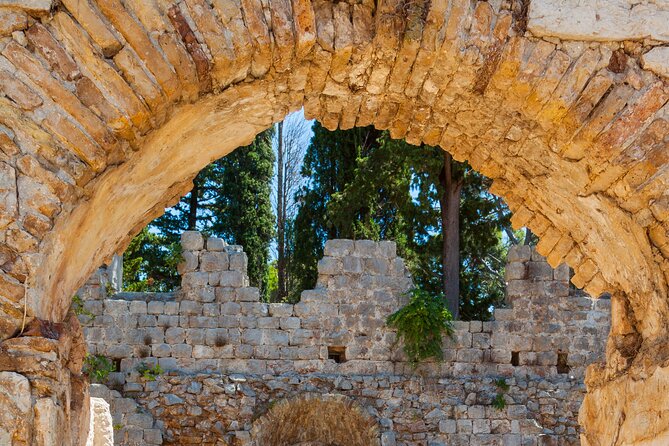 Dubrovnik Game of Thrones Boat Tour - Iron Throne Room photo time: why this stop matters more than you think