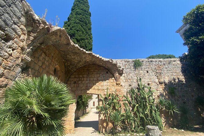 Dubrovnik Game Of Thrones self-guided tour with mobile app - Getting started at Dubrovnik West Harbour and the filming-fort views