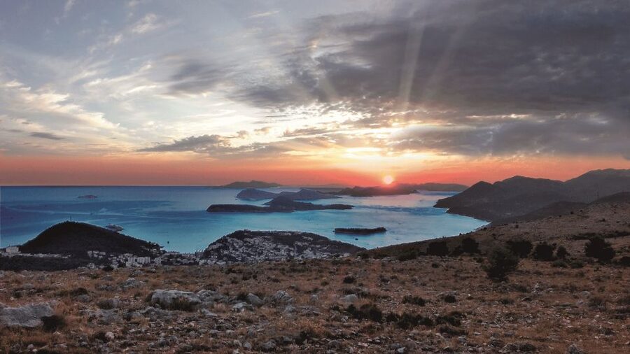 Dubrovnik: Group Sightseeing Tour with Stunning Views - How the guide turns viewpoints into a story you can remember