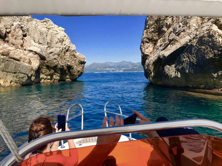 Dubrovnik: Half-Day Boat Tour to Elaphite Islands 4h - Three sister cave and the “crystal clear” feeling