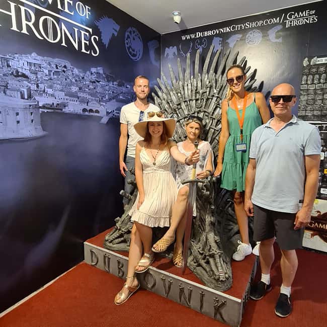 Dubrovnik History and Game of Thrones Locations Tour - Pile Square meeting, how to find your guide fast