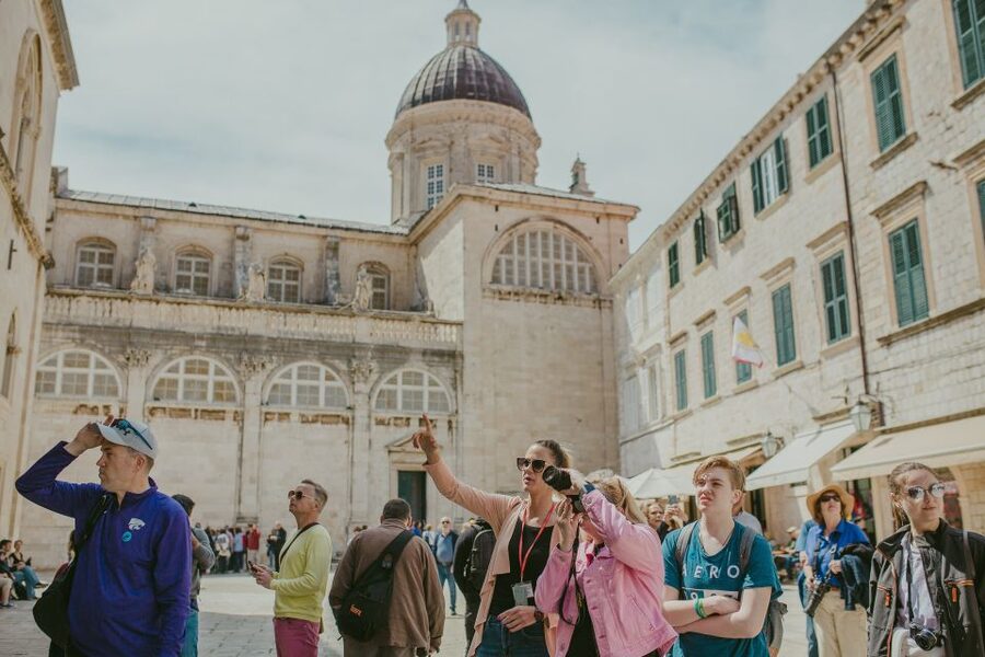 Dubrovnik: History and Game of Thrones Walking Tour - Main Street Icons: Franciscan Monastery, Onofrio Fountain, and St Saviour Church