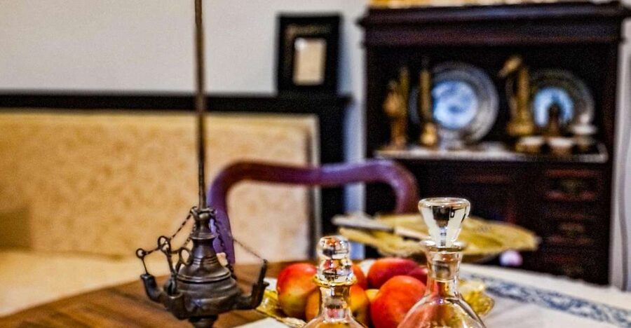 Dubrovnik History, Sweets & Liquors in a Private Palace - A 16th-century palace stop in the middle of Old Town