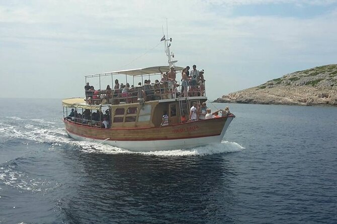 Dubrovnik Islands Boat Tour with Lunch and Unlimited Drinks - Swimming, snorkeling, and beach time without extra gear hassles