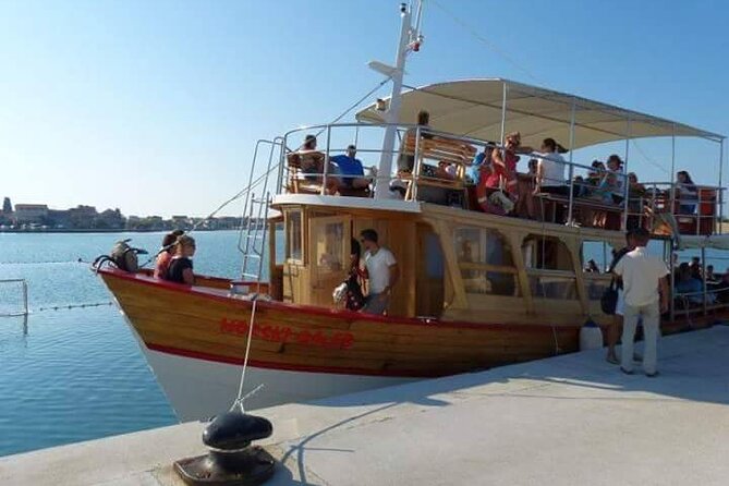 Dubrovnik Islands Boat Tour with Lunch and Unlimited Drinks - Getting on the boat: hotel pickup, Gruž Harbor, and ship comfort