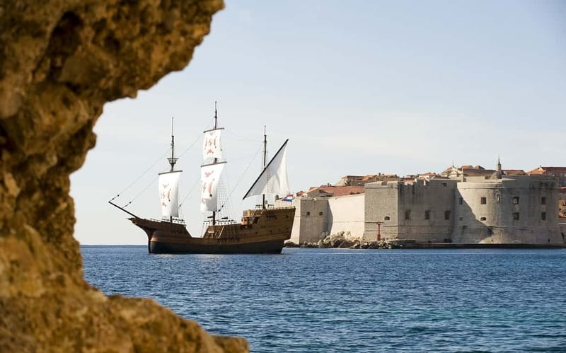 Dubrovnik: Karaka - Game of Thrones Cruise & Walking Tour - The cruise segment: 45 minutes of coastal views and filming context