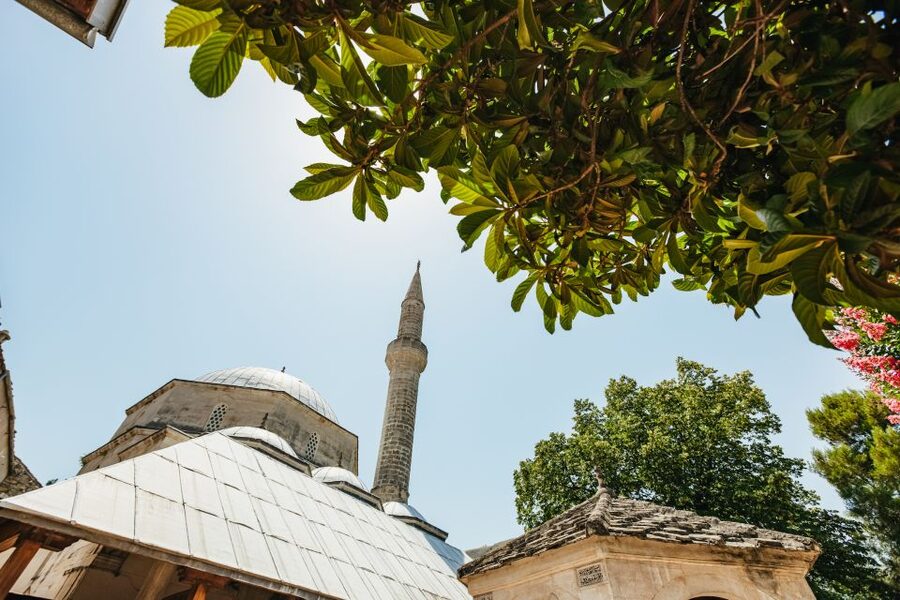 Dubrovnik: Mostar and Kravice Waterfalls Small-Group Tour - Food and shopping in Bosnia: where your meal actually fits the day