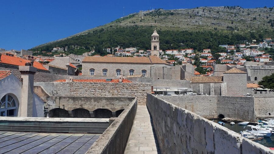 Dubrovnik: Old Town & City Walls Guided Tours Combo - Minceta Tower and Revelin Fortress: what those stops teach you