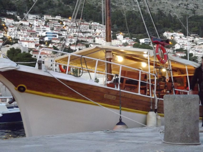 Dubrovnik: Old Town Cruise with Lunch - The cruise pace and why route changes can be good