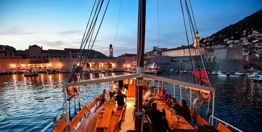 Dubrovnik: Old Town Cruise with Lunch - Meeting the white Slavija boat in Old Port