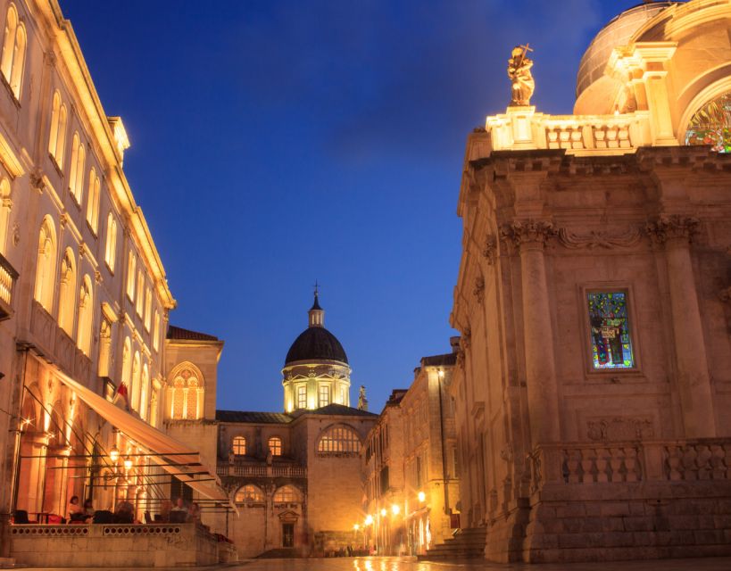 Dubrovnik: Old Town Highlights Guided Evening Walking Tour - Why Stradun feels different at dusk