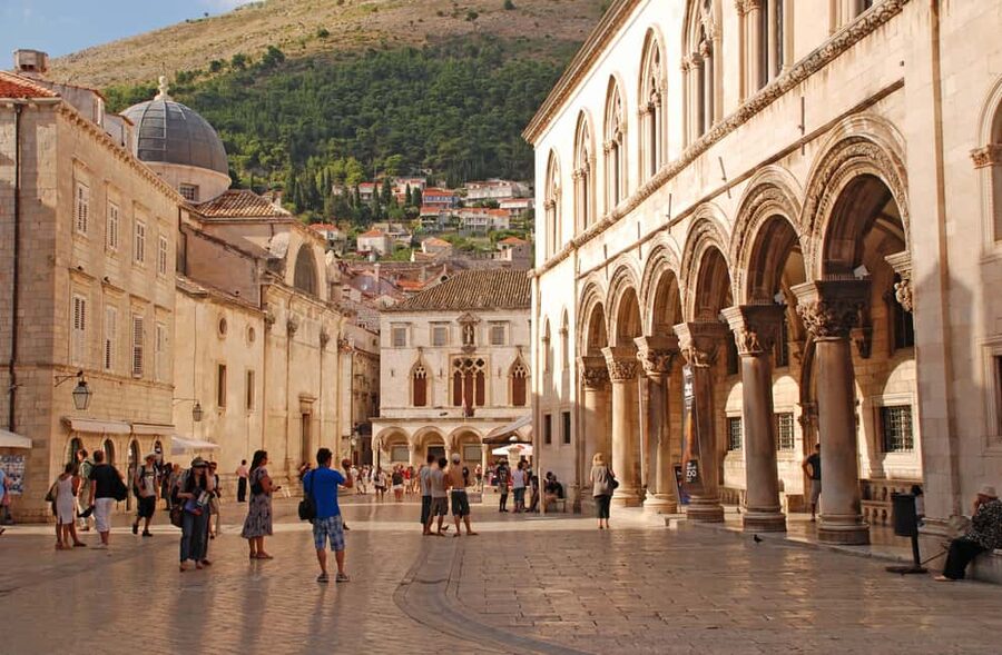 Dubrovnik Old Town History Tour: Early & Late Start - Early vs late start: choose based on how you like to walk