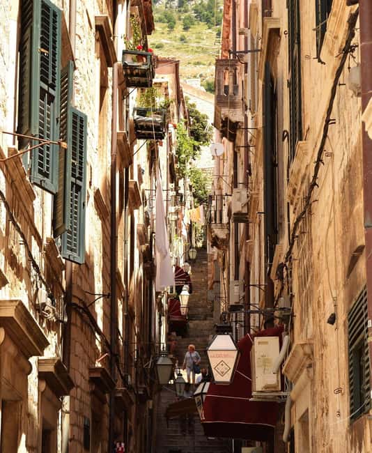 Dubrovnik Old Town History Tour: Early & Late Start - What you pay for: $68 for a private group, and no entrance fees