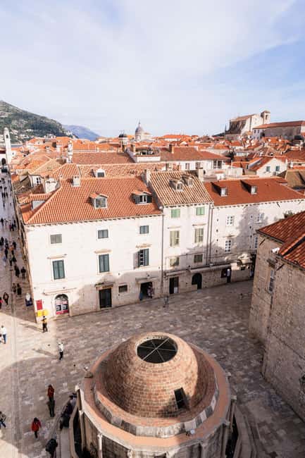 Dubrovnik Old Town: Night tour with History, Wine & Bites - Stradun After Sunset: Pile Gate, Onofrio’s Fountain, Rector’s Palace