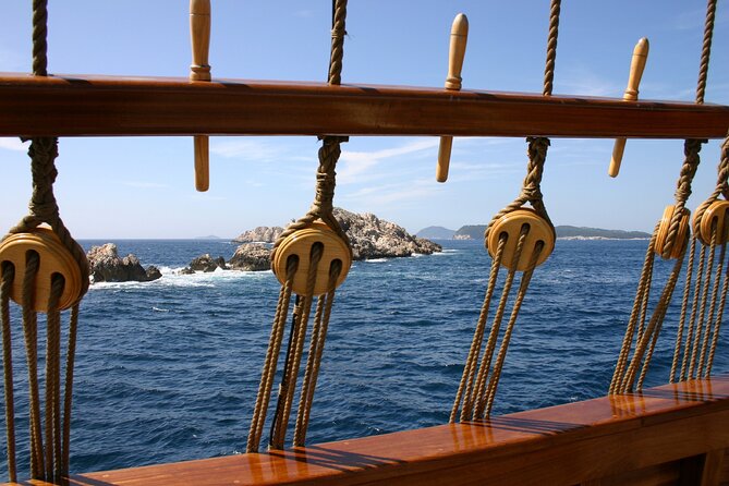 Dubrovnik Old Town Walking Tour and Cruise with Karaka - Meeting Points and Dubrovnik Port Confusion (Gruž vs the Other Port)