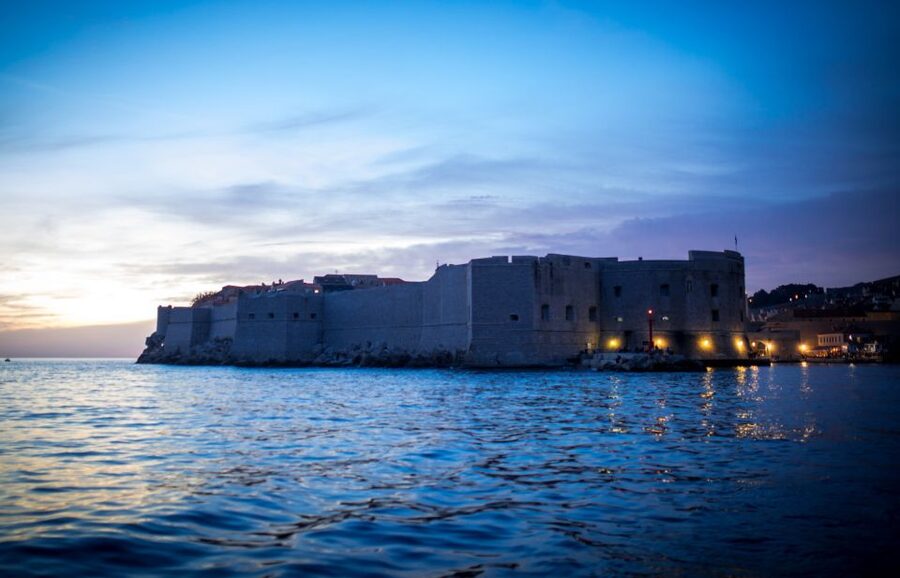 Dubrovnik: Panoramic Sunset Cocktail Cruise Around Old Town - The route that matters: City Walls, Lokrum, and open water at sunset