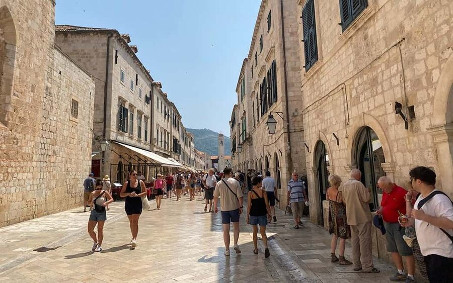 Dubrovnik: Pile Gate & Old Town with Spices and Hidden Gems - Old Town in 2.5 Hours: What You Get for $26